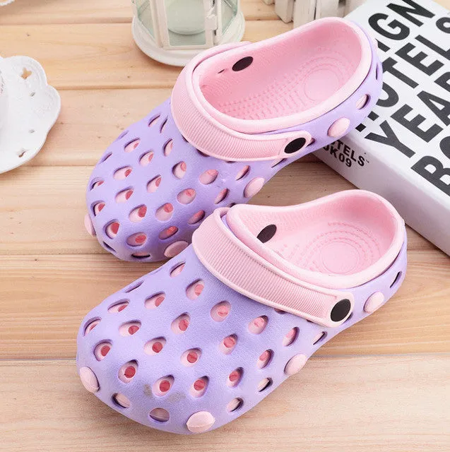 2017 New authentic Warrior hole slippers couple sandals mules and clogs garden shoes for  women breathable beach shoes